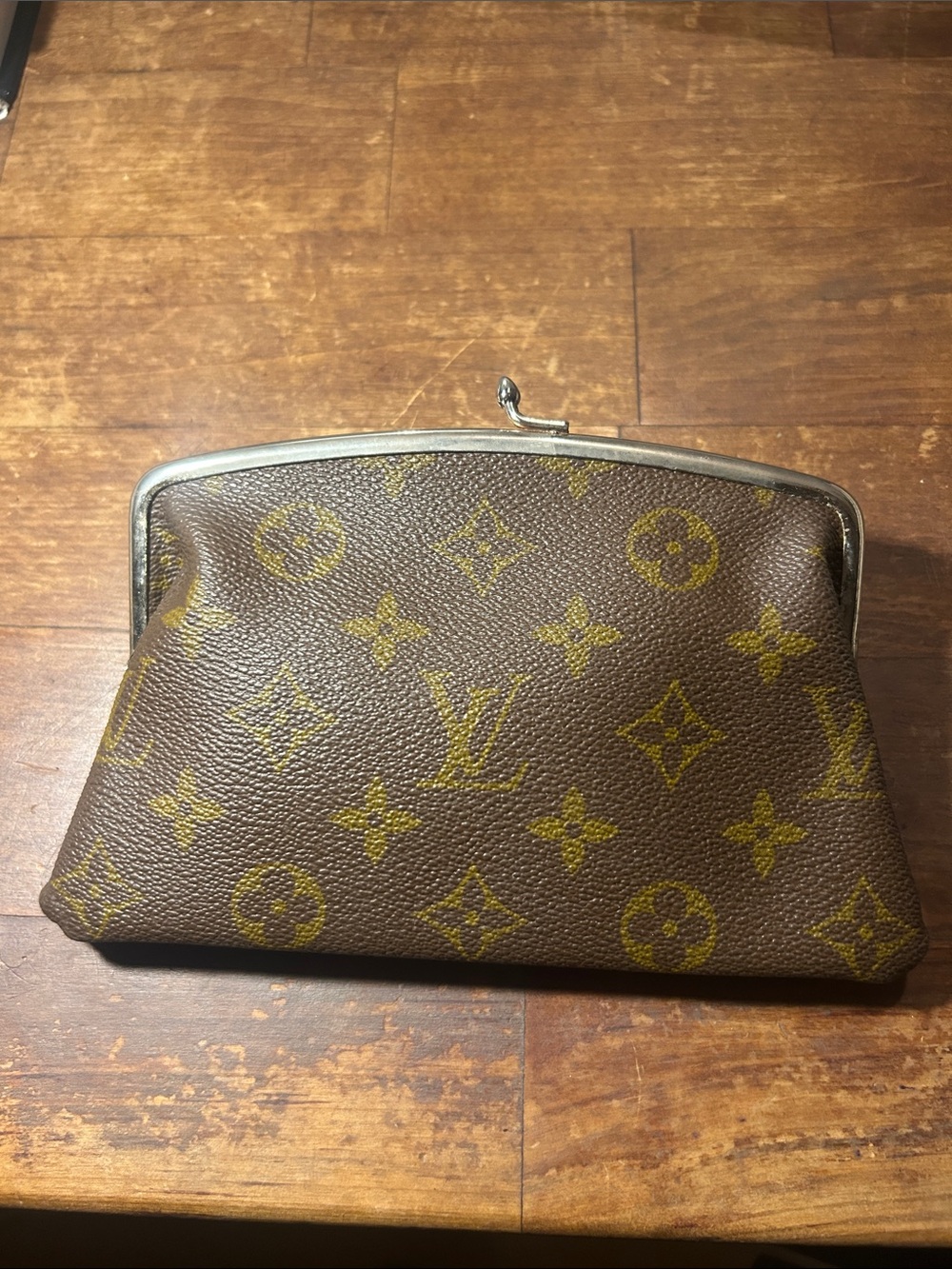 Louis Vuitton Brown Monogram Kiss-Lock Clutch